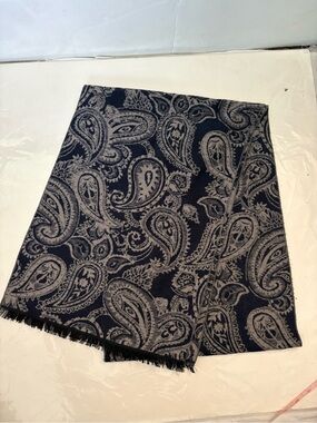 Cuddle dream Paisley Patterned Scarf 100% silk